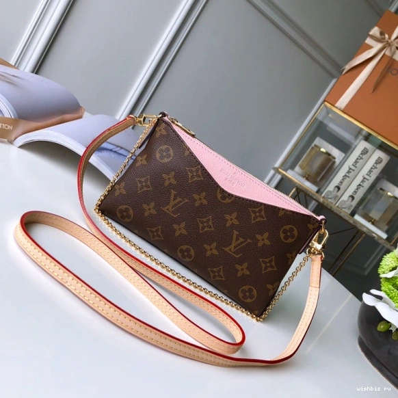 WIS CHANELUTCH Vuitton Louis PALLAS 0319